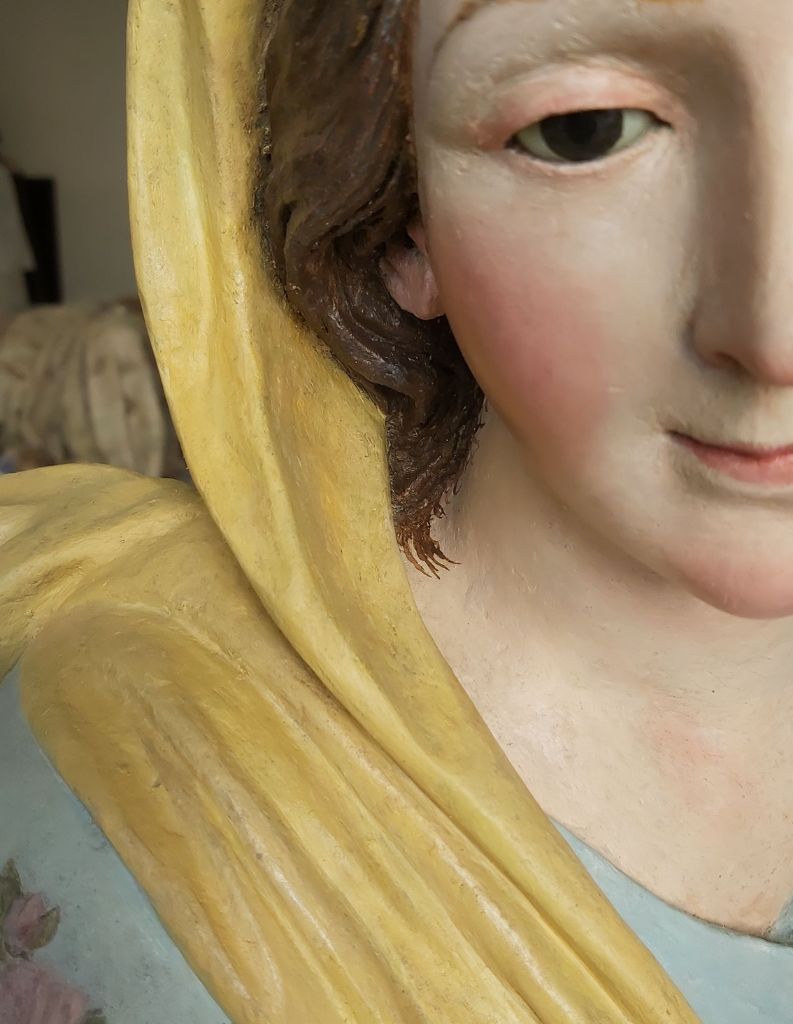 Madonna Marzano a fine lavori di restauro con ripristino dei colori originali con nuove dorature e ripristino delle parti lignee mancanti